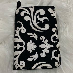 Thirty-One Black and White Pattern Wallet